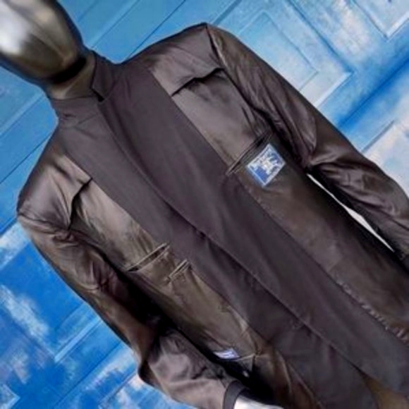 Burberry Iconic Men's (3) Button Ultra-Luxury Classic Blazer - Picture 12 of 17